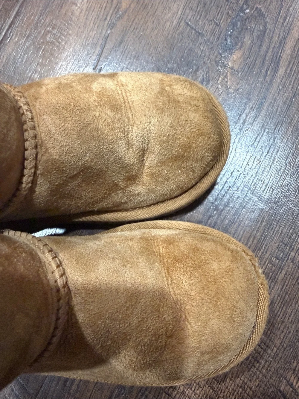 Kids UGG Boots - size 11 - chestnut